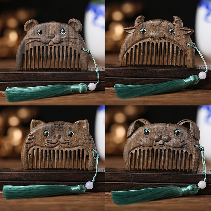 

Гребень массажный из сандалового дерева для животных, короткая гребень из эбенового дерева с мелкими зубцами, Антистатическая мультяшная мини-Расческа с 12 знаками Зодиака, 1 шт.