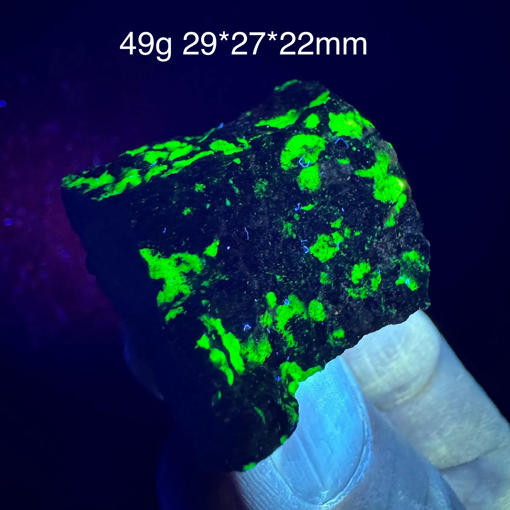 

Виллемит из Америки зеленый с эффектом флуоресценции NN1-18