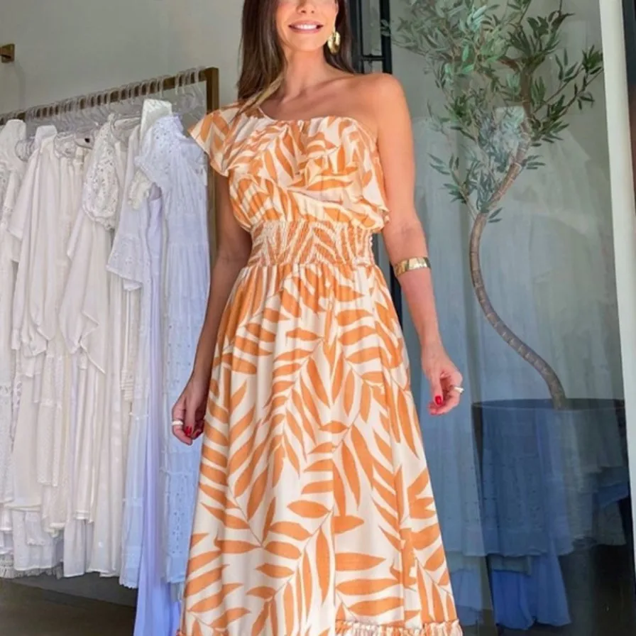 

Длинное платье с поясом на резинке, с принтом