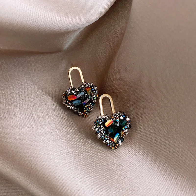 

Classic Square/ Heart Shape Women Stud Earring Full Paved CZ Zircon Stone Luxury Female Wedding Earring Jewelry New Arrival Item