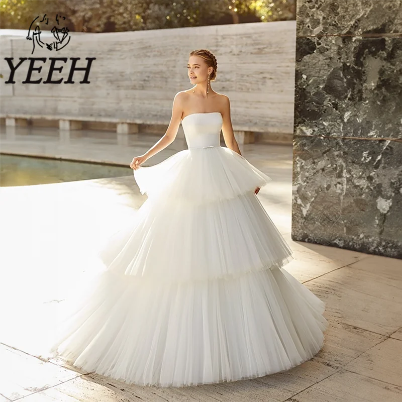 

YEEH Simple Strapless Wedding Dress Tulle Tiered Ruffles Bridal Ball Gown Low Back Court Train Vestido De Noiva for Bride