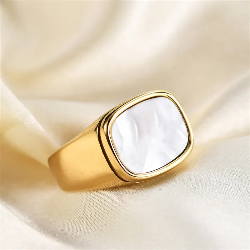 

Luxury 18K Gold Natural White Shell Geometric Cast Stainless Steel Ring Punk Style Women's Jewelry Accessories Whole Sale