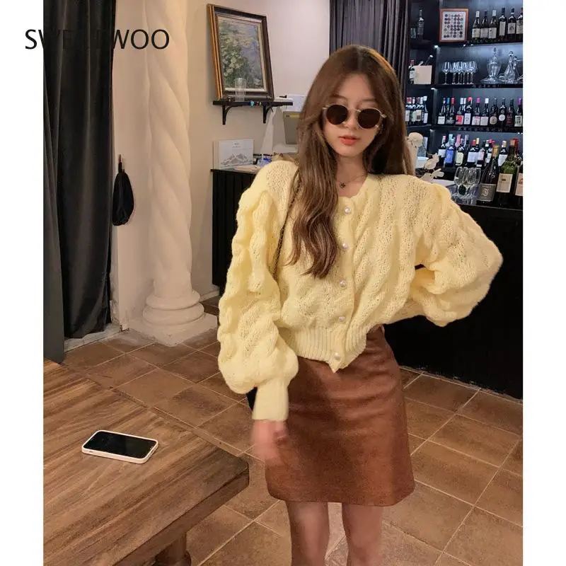 

Pearl Button Lantern Sleeve Autumn V Neck Solid Thin Outwear 2021 Sweet Girl Knitted Cardigan Female Top Hollow Out Fashion Tide