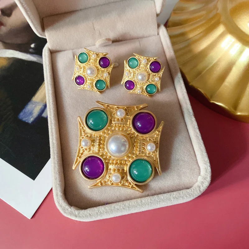 

Vintage Luxury Court Baroque Brooch Women Earrings Jewelry Set Matte Metal Vintage Square Pins Medieval Clip Earrings Jewelry