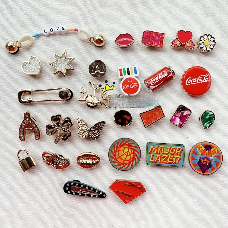 

Милые Подвески для обуви, оригинальные аксессуары, мультяшный металлический 3D узор, пряжка для обуви, украшения для сандалий, подвески, пода...