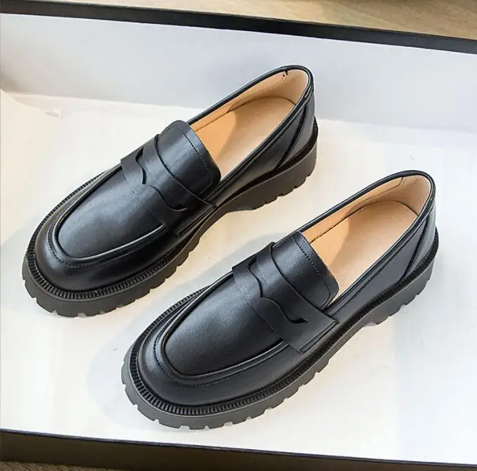 Fashion Spring Casual Women Shoes Platform PU Leather Flats Slip-On Mom Shoes Preppy little white shoes for women Large size