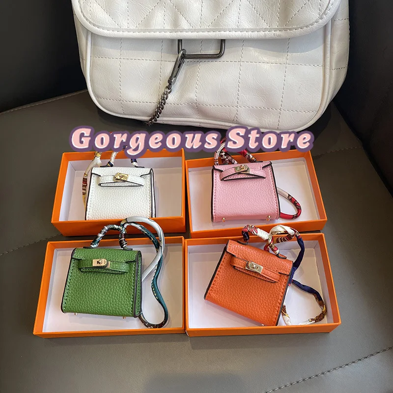 

2022 New With Box Mini Bag Pendant Cute Mini Platinum Bag Pendant Headphone Bag Ladies Car Keychain Wholesale Bag Charm