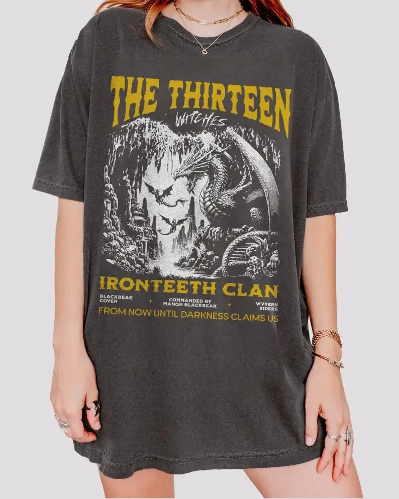 Фото Футболка «Тринадцать трон стекла» Manon Blackbeak Ironteeth Witches Dorian Haviliard SJM Merch Terrasen Bookish Хлопковая рубашка №2