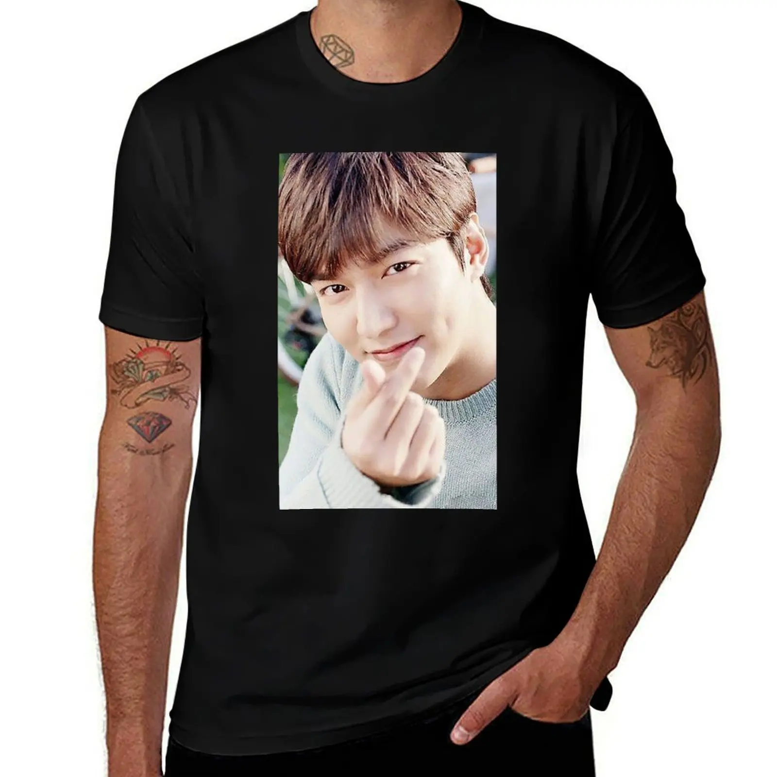 Фото Футболка Lee Min Ho Love, дышащая, легкая, летняя, повседневная. №1