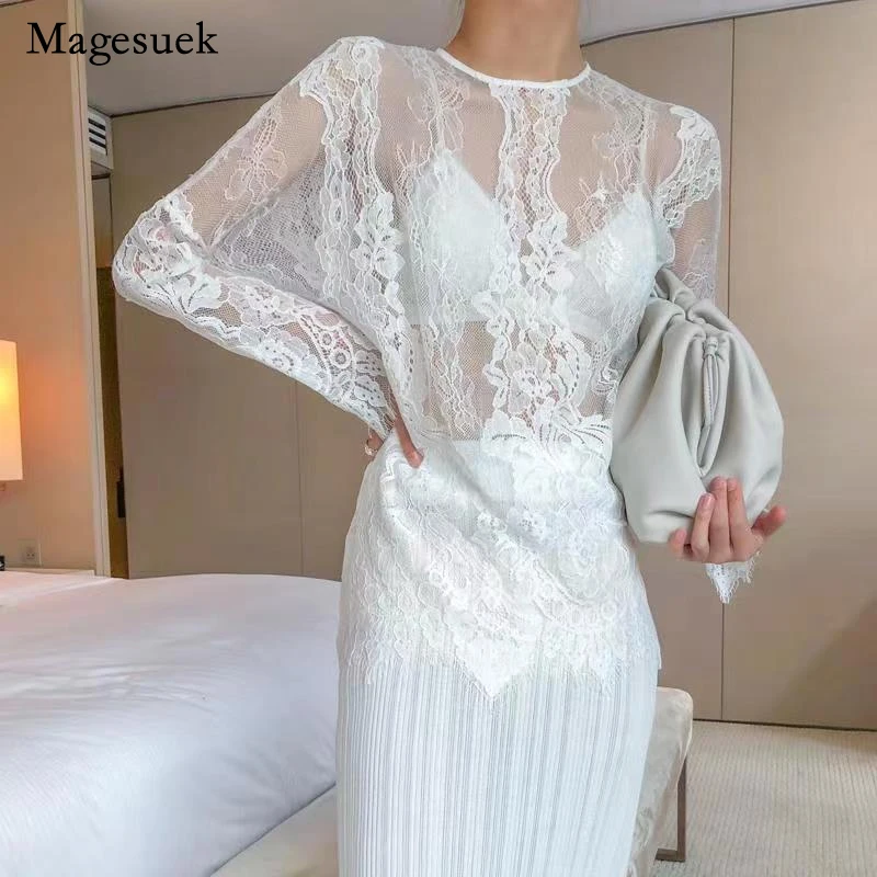 

Elegant Women's Lace Shirt 2022 French White T-shirt Sun Protection Clothing Fashion Tops O-neck Hook Flower Hollow Blouse 22225