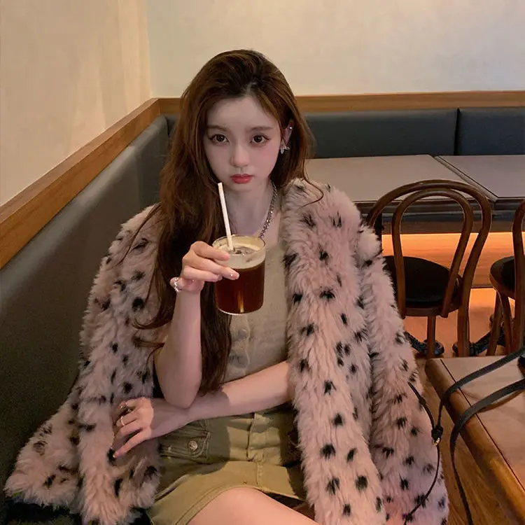 

2022 Autumn and Winter Fake Fur New Style Fashion Street Temperament and Loose Thicke Faux Fur Plush Slim Coat Women H29