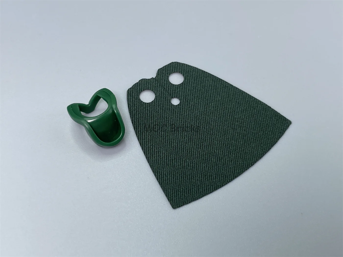 5sets MOC Bricks Cape Hood Headgear Folded Down Helmet 15428 30381 For 4cm Figures Educational Building Blocks Kids Toys - купить по