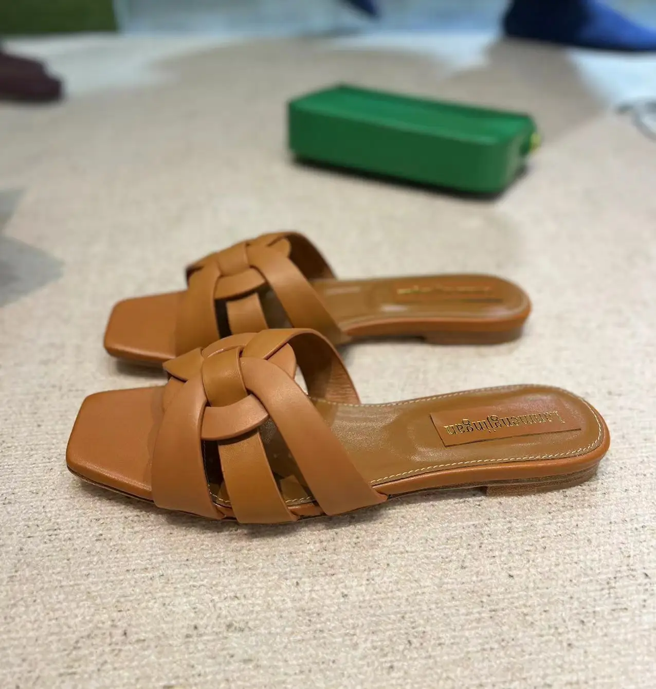 Classic square head flat bottom full leather slippers, cowhide upper, sheepskin lining, high-end fashion and comfortable sandals