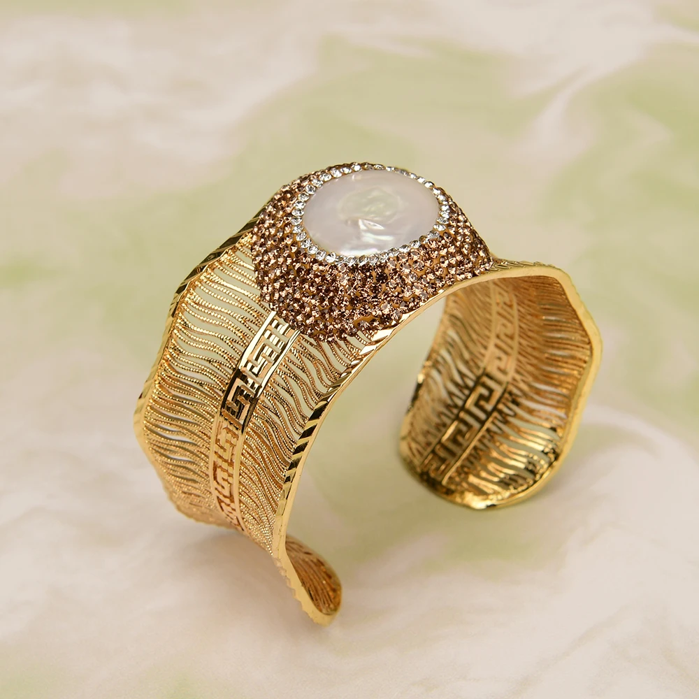 Женский браслет с фианитом