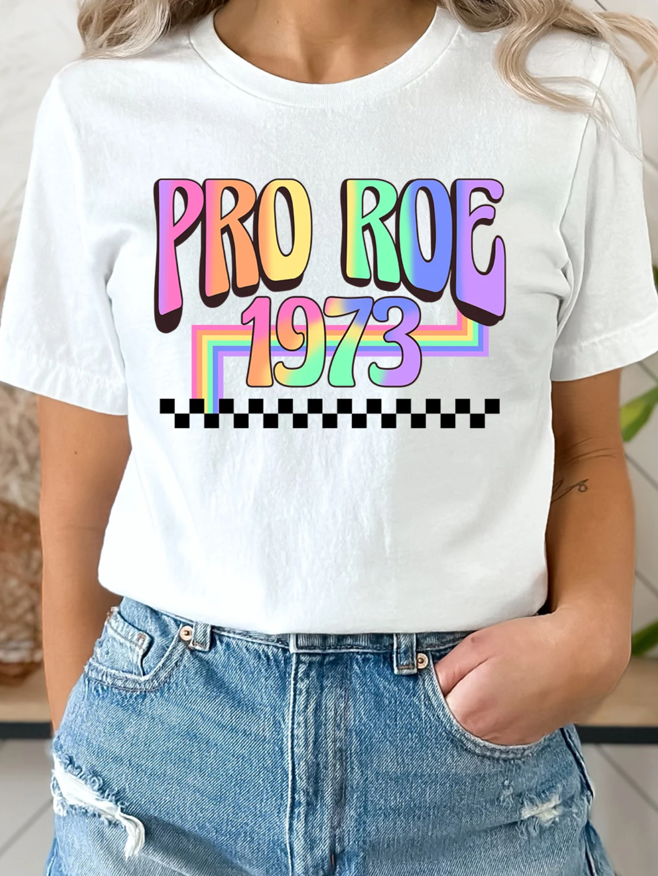 Футболка с круглым вырезом и разноцветным принтом повседневный топ коротким