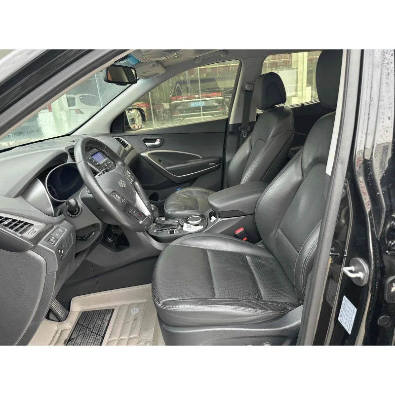 Фото Лучшая распродажа 2022 года: Hyundai Santa Fe 2013 года, оптовая цена, подержанные недорогие автомобили, спортивный внедорожник 2.4L 4dr, управление аудиосистемой на руле №5
