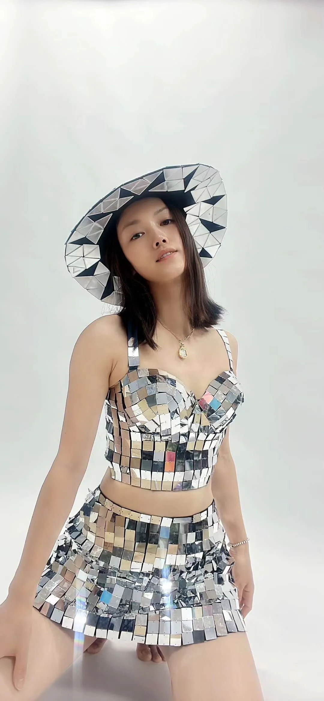 Серебряный зеркальный женский бюстгальтер короткие костюмы для взрослых