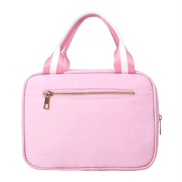 Индивидуальная сумка для ланча из синели с вышивкой изолированная