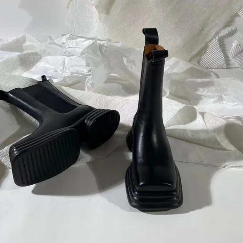 Новые модные женские сапоги теплые короткие с бархатной подкладкой меховые 2022