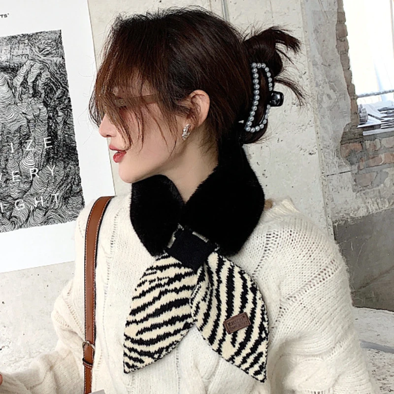 

Fashion Stripe Faux Rabbit Fur Women's Collar Scarf Cross Buckle Thicken False Literary Collar Neck Student Knitted Neckerchief