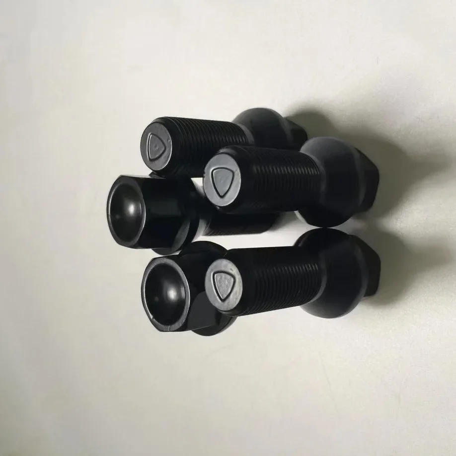 Новинка! Черные гайки с наконечником болтов колеса для BMW E30 E36 E46 E60 E90 36136781150