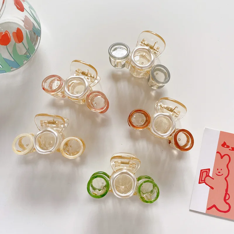 

Circle Patch Clip Hair Accessories for Women Fresh Simple Acrylic Metal Temperament Clips Girls Accessory New Headwear Apparel