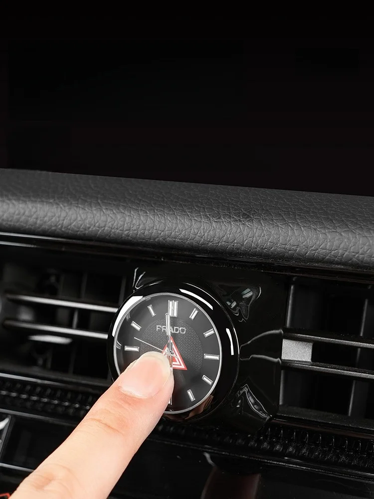 Фото Для Toyota Land Crusier 250 Pardo LC250 2024 2025 автомобильные часы мини электронные часы кварцевые часы внутренние цифровые часы №4