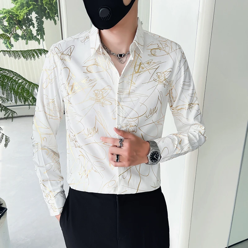 Мужская приталенная рубашка в полоску с длинным рукавом и отложным воротником