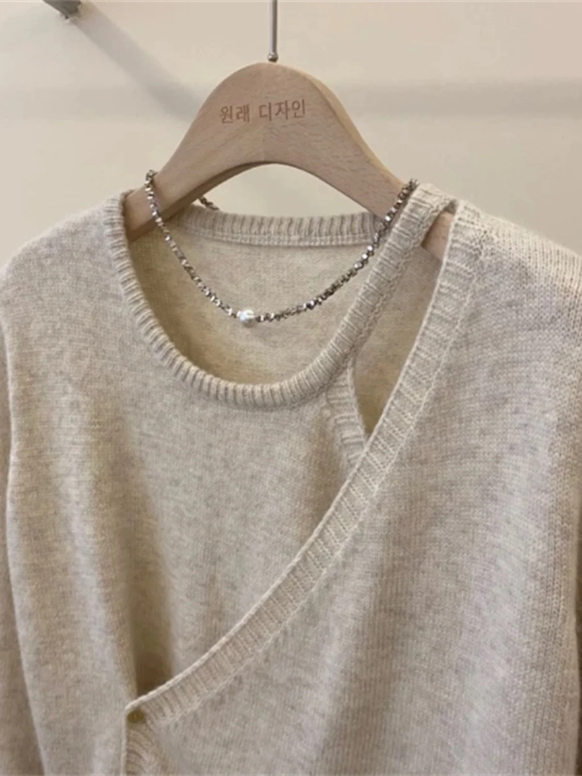 KK · Studio Selected Recommend ~ French sle Gentle Sle High-Grade Irregular round Neck with Holes Knit Sweater