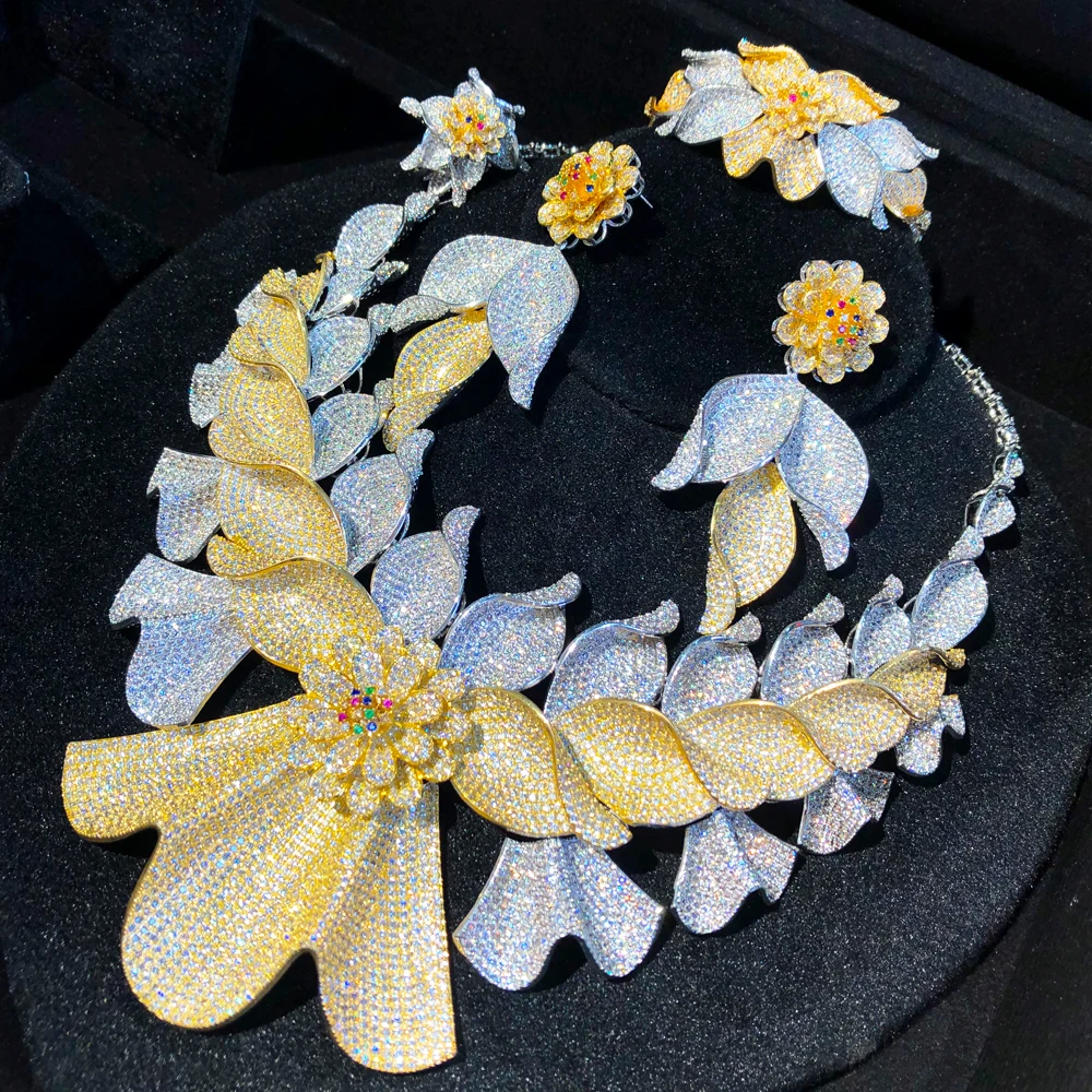 Комплект из колье и серёг с кольцом