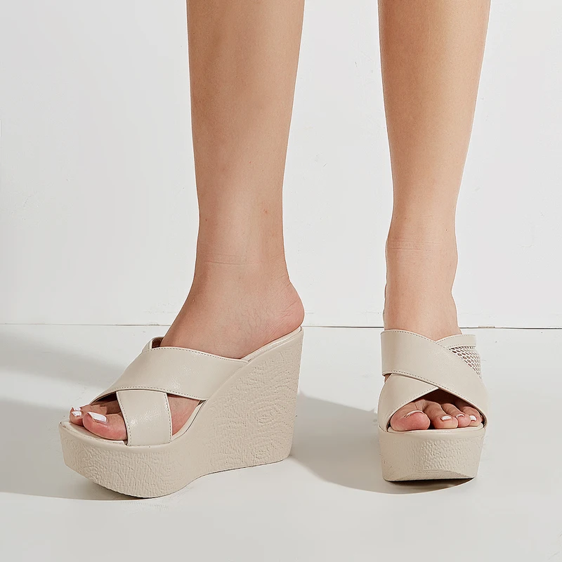 

Шлепанцы на танкетке женские, высокий каблук 11 см, сетчатые сандалии на платформе, босоножки на танкетке, черные, лето