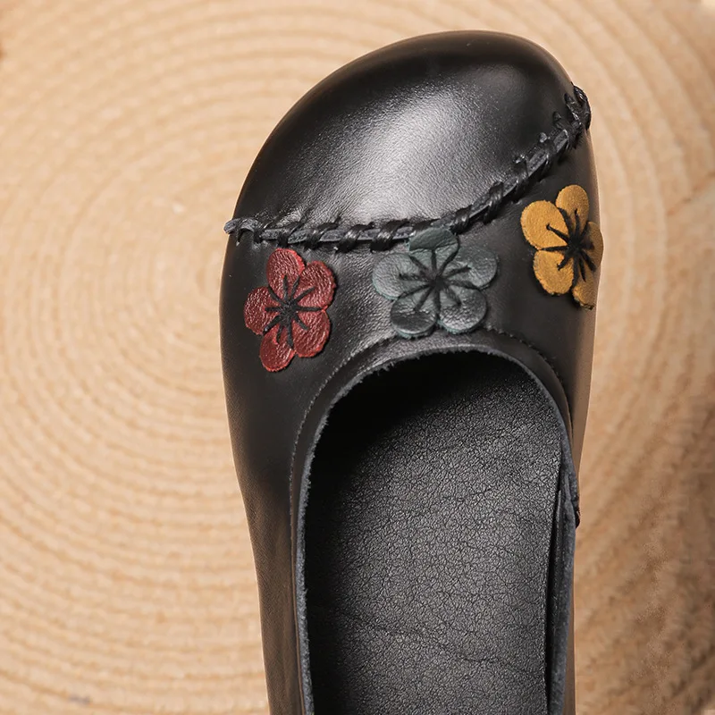 Genuine Leather Mom Shoes 2023 Retro Patched Leather Flats with Three floral Decos Casual Women's Round Toe Handmade Loafers