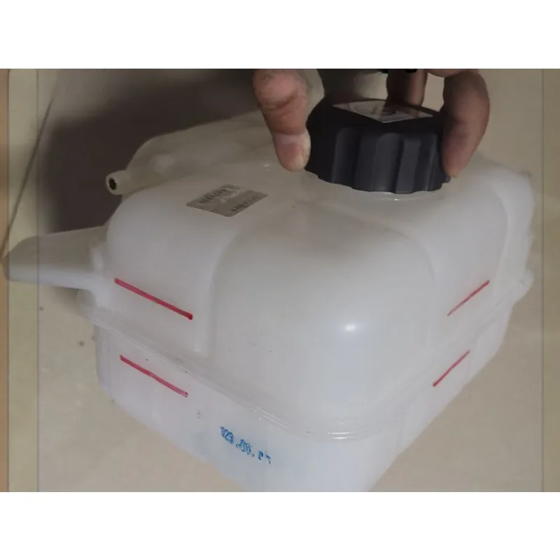 Резервуар для восстановления охлаждающей жидкости радиатора Figzero Ssangyon Korando 2161034043