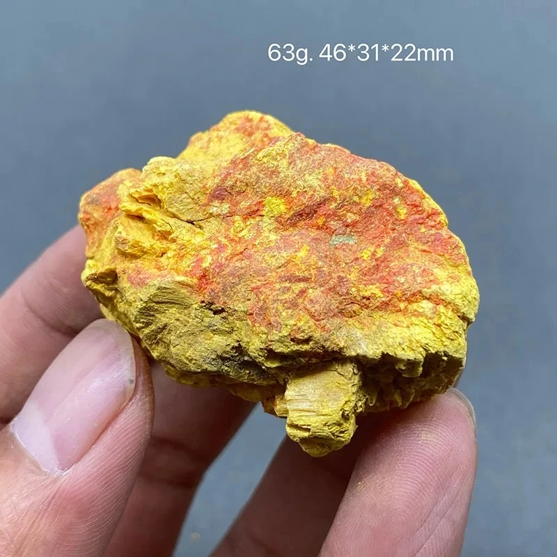 

100% натуральный минеральный образец настоящего кристаллического камня.