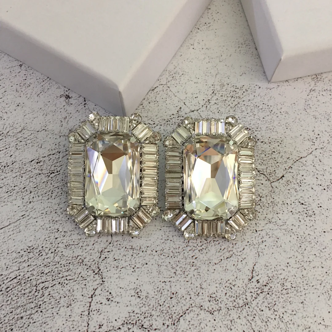 

Европейские и американские популярные Геометрические алмазные клипсы