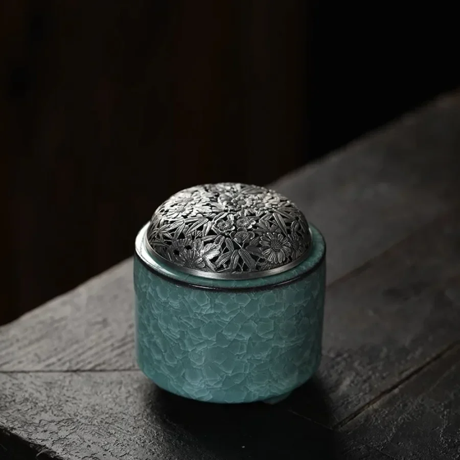 Минималистичная стеклянная курильница