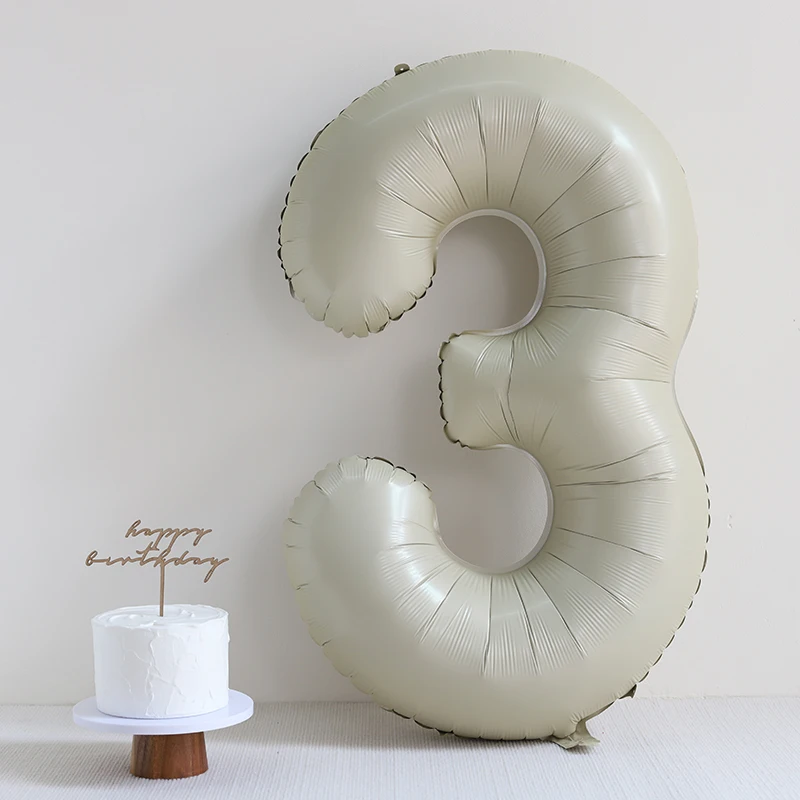 Воздушные шары в виде цифр с короной 2 шт