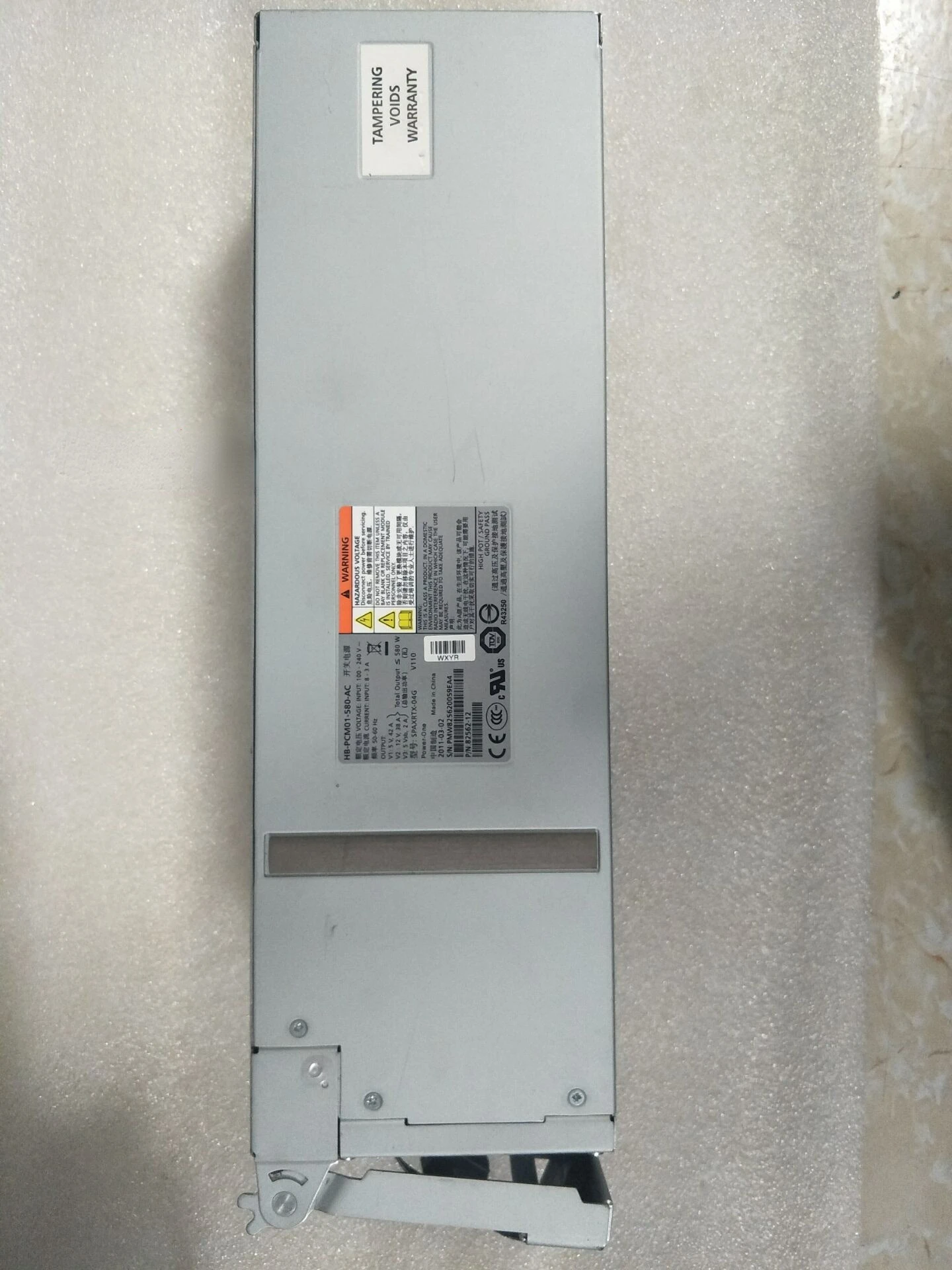 

82562-12 114-00070 114-00087NETAPP X518A-R6 DS4243 580W power supply
