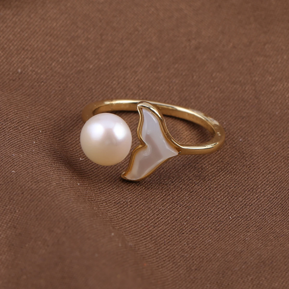 Рисунок 4 - Регулируемое кольцо с позолотой