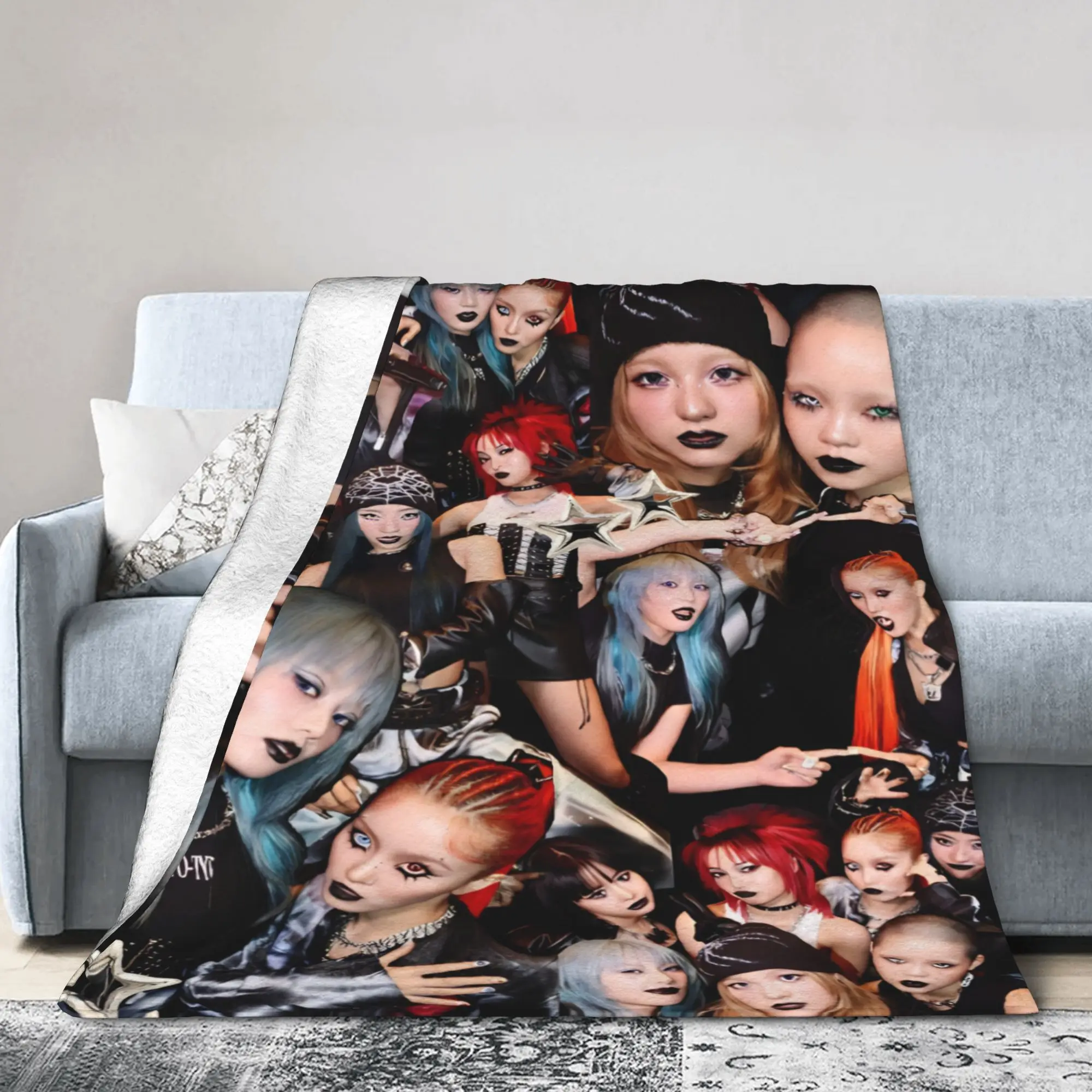 Фото Одеяла Xtraordinary Girls из фланели – комфортное и мягкое покрывало для дивана или ковра. №1
