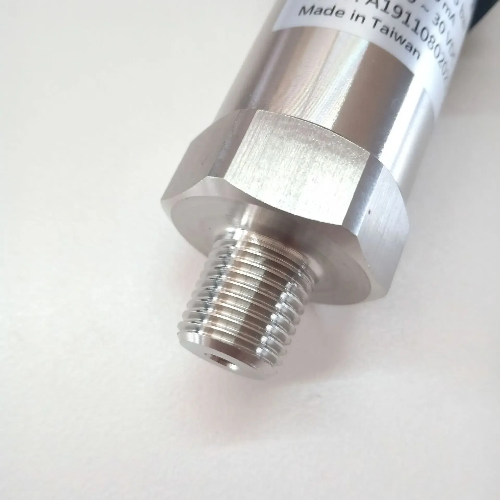 Передатчик уровня жидкости Φ выводит 4-20-2 5 метра