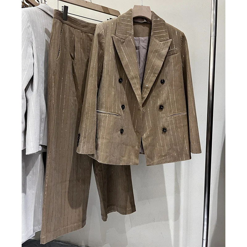 Рисунок 3 - Женский офисный костюм из двух предметов