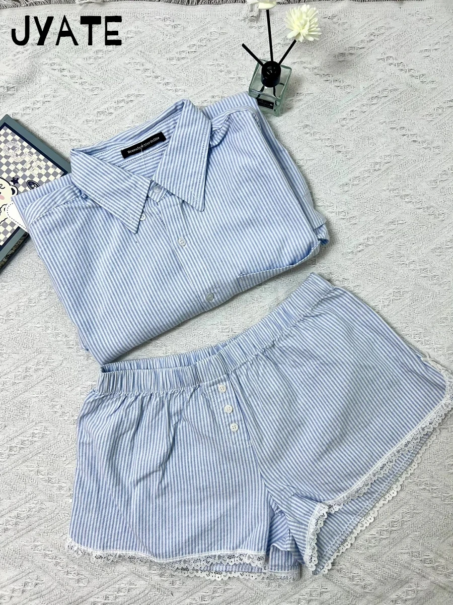 Женский винтажный комплект из 2 предметов голубая блузка в полоску с шортами