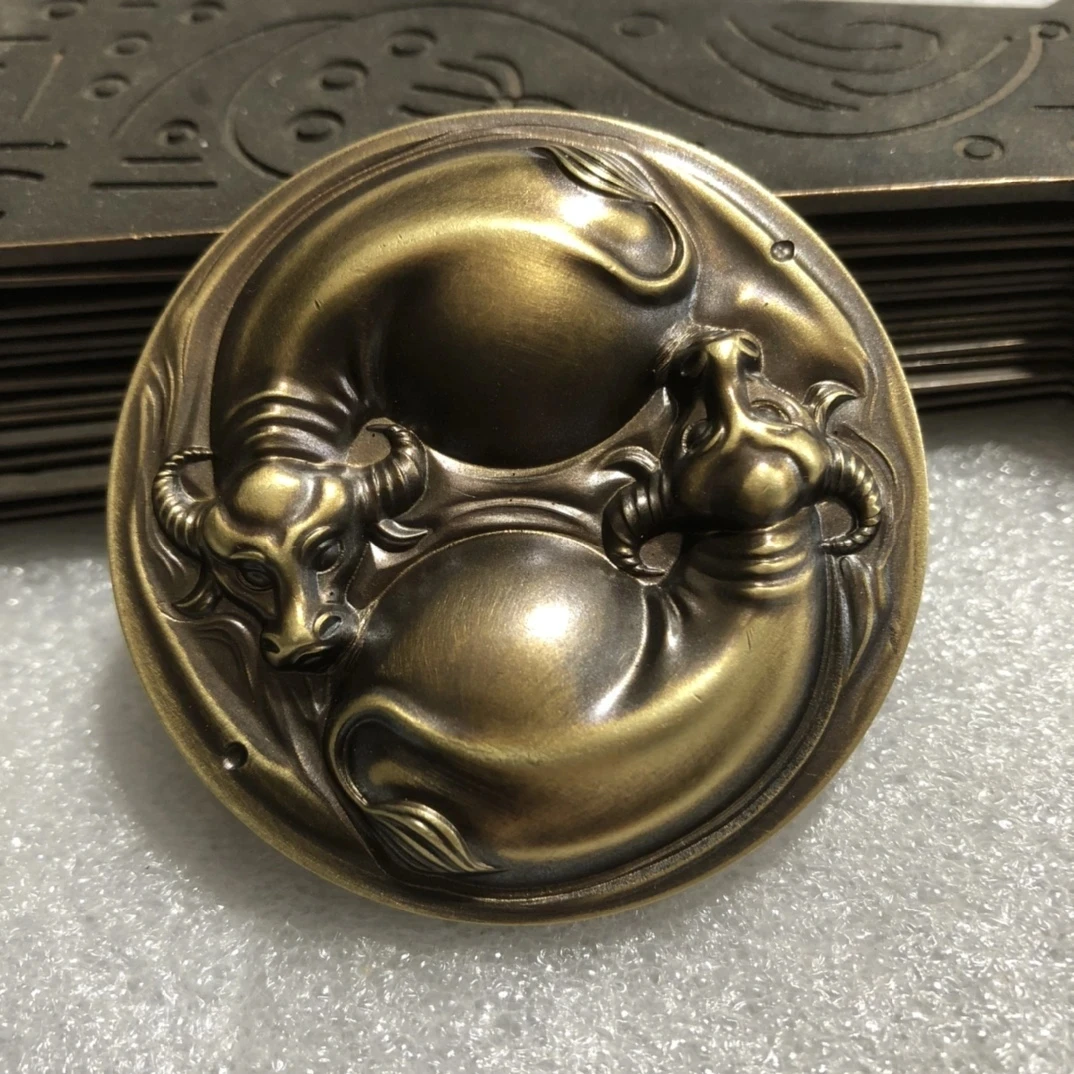 

China Elaboration Bronze Statue Good Luck ‘ The Eight Diagrams Cattle’Commemorative Medallion Metal Crafts Home Decoration