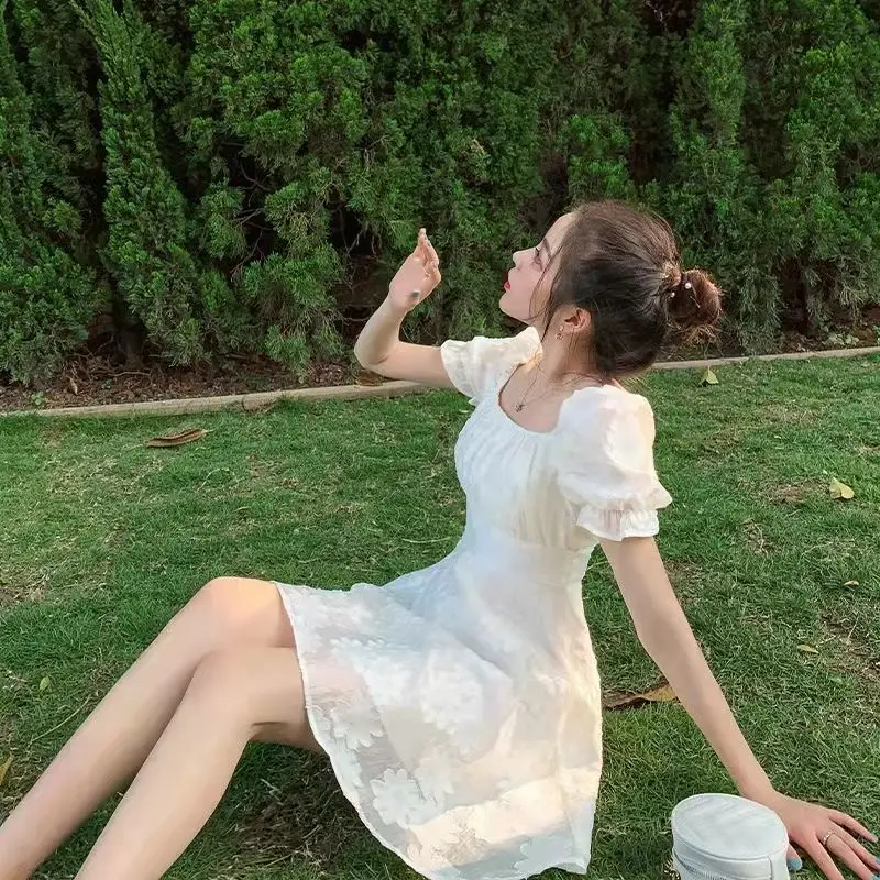 

Summer New Small Hepburn Style Fashion Temperament Light Luxury Show Thin White Bubble Sleeve Square Neck Dress