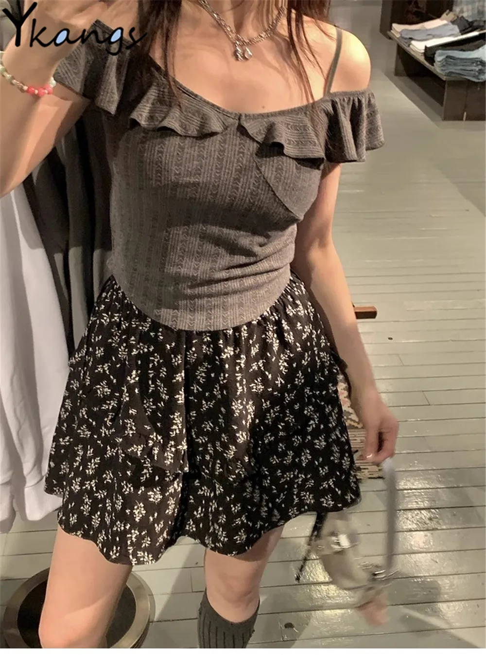 

Винтажная мини-юбка с цветочным принтом, эластичная высокая талия, Женская Повседневная Готическая плиссированная юбка, корейские шорты, черная юбка Y2k в стиле Харадзюку