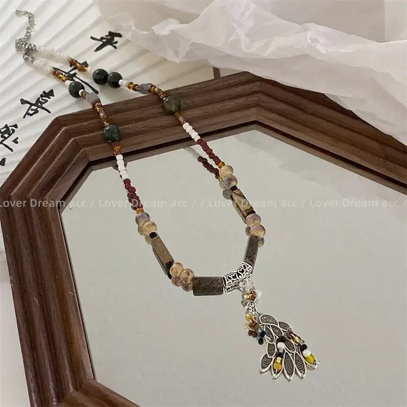 Ожерелье из бисера в виде бабочки натурального камня с уникальным дизайном