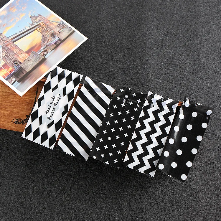 

New Year Christmas and Easter Candy Packaging 200pcs/Lot Bag Black and White Nougat Wedding & Engagement Candy Bag