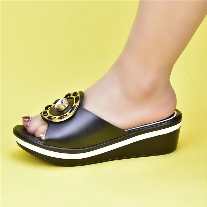 

Новые поступления, милые стильные Итальянские женские туфли, привлекательные женские туфли для свадьбы, туфли с острым носком, женские туфли из лакированной кожи на платформе и каблуке