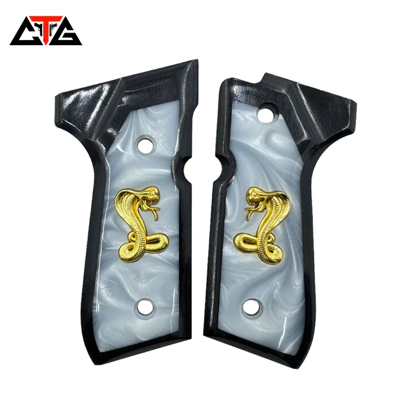 Фото CTG Beretta 92 fs ручки из дерева и смолы цвета ореха с инкрустацией в виде золотой змеи №1